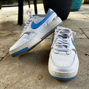 Nike Gamma Force Sneaker Women's 6.5 Blue White